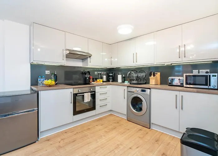 Central Apartment With 55” Smart Tv+Netflix