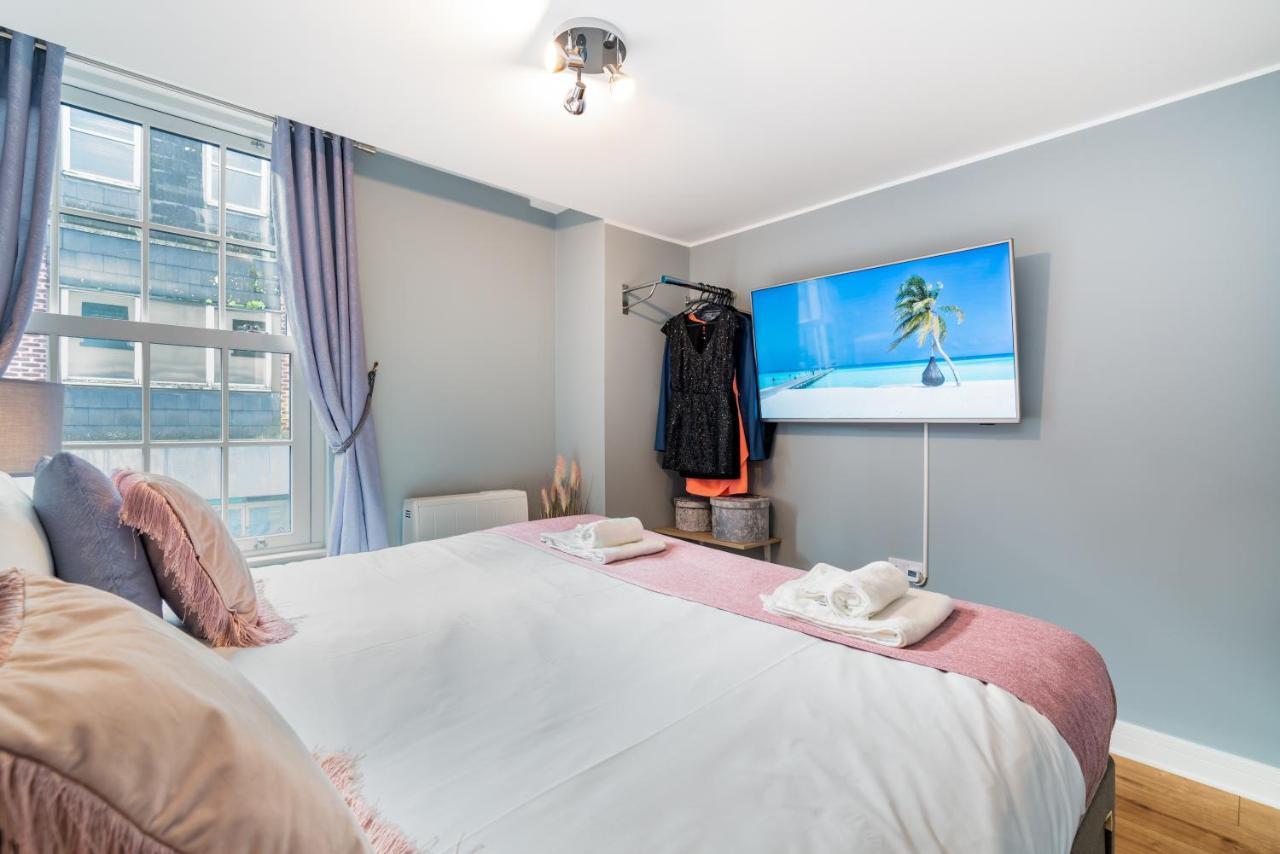 With 55” Smart Tv+netflix * Andover